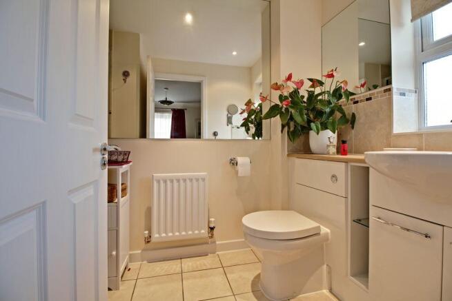 Ensuite to Bed 1