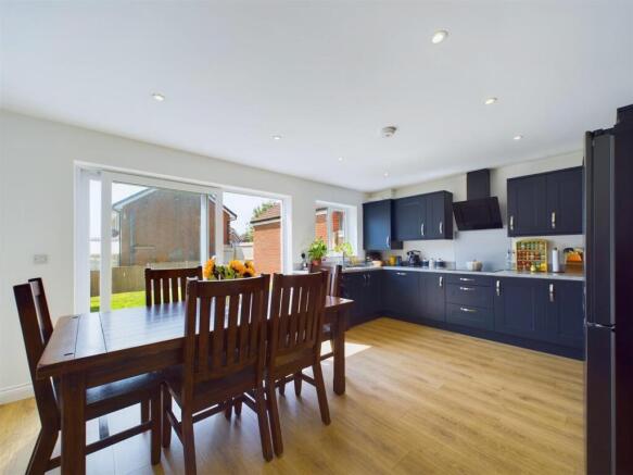 3 bed Detached for sale Image 4