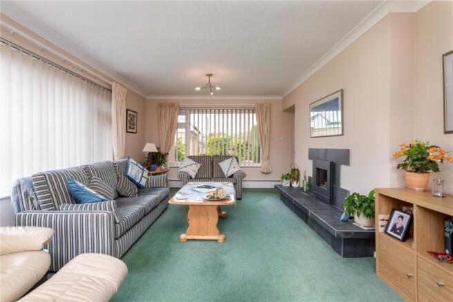 5 bed Bungalow for sale Image 7