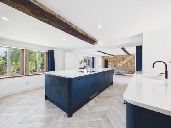 6 bed Character Property for sale Image 6