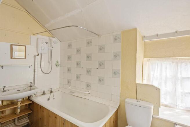 3 bed House for sale Image 8