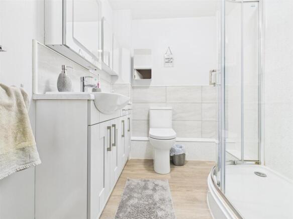 2 bed Flat for sale Image 8