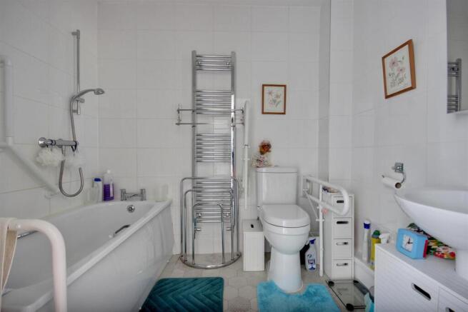 2 bed Bungalow for sale Image 7
