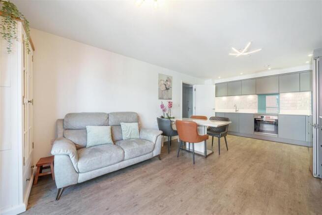 Living room / kitchen