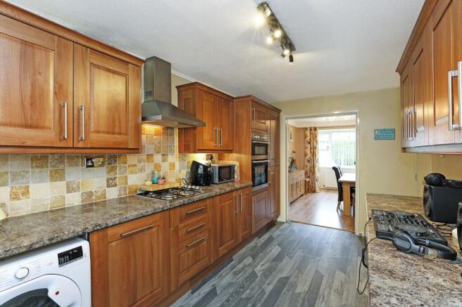 4 bed Detached for sale Image 6