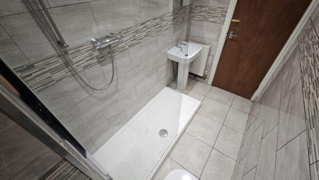 4 bed Terraced to rent Image 9