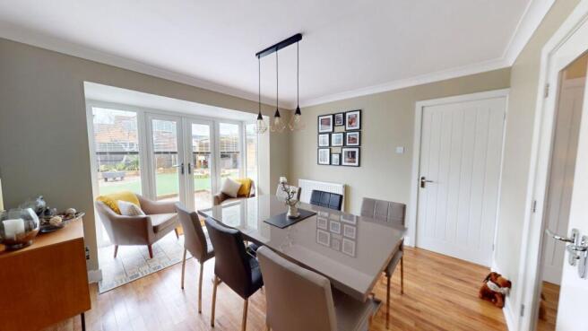 4 bed Detached for sale Image 8