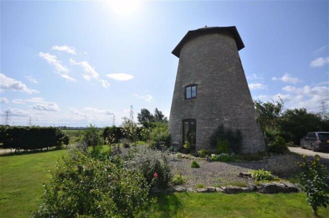 EXTERIOR PHOTOS