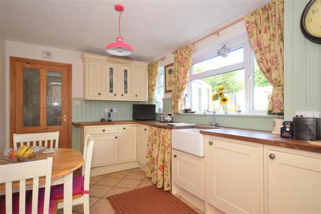 Kitchen/Breakfast Area