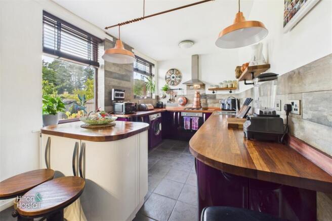 3 bed Semi-Detached for sale Image 4