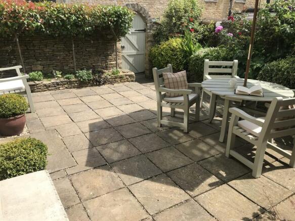Jessamine Cottage Courtyard garden.jpg
