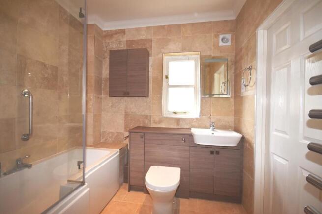 En suite Bathroom.JPG