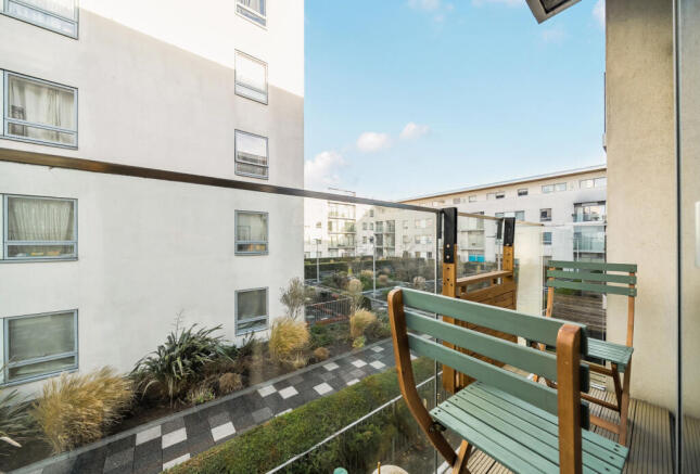 1386208-6-6932ae8...