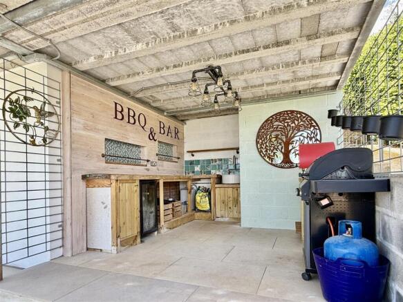 Outdoor Kitchen.jpg