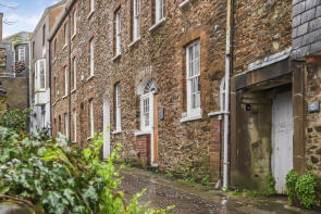 8, Church Close, High Street, Totnes TQ9 5QQ