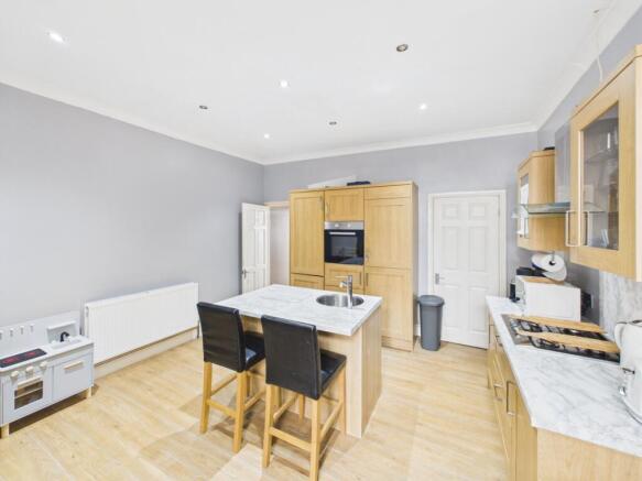 2 bed Terraced for sale Image 6