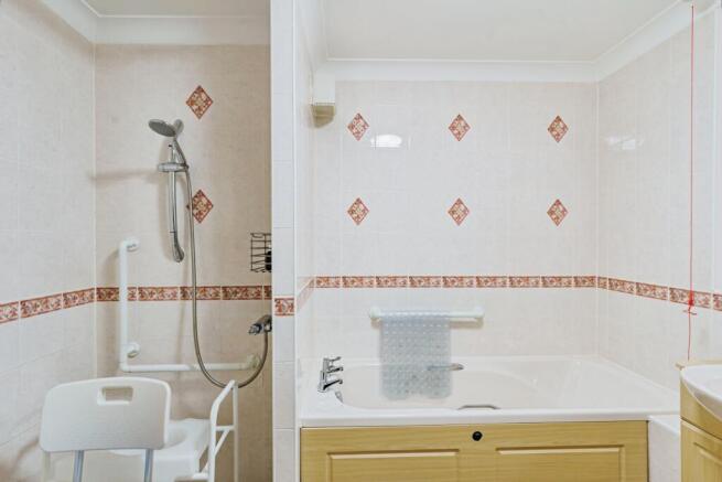 BATHROOM/WET ROOM