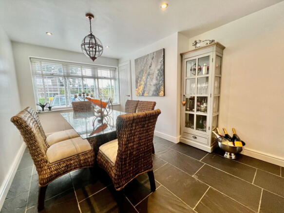 4 bed Detached for sale Image 10