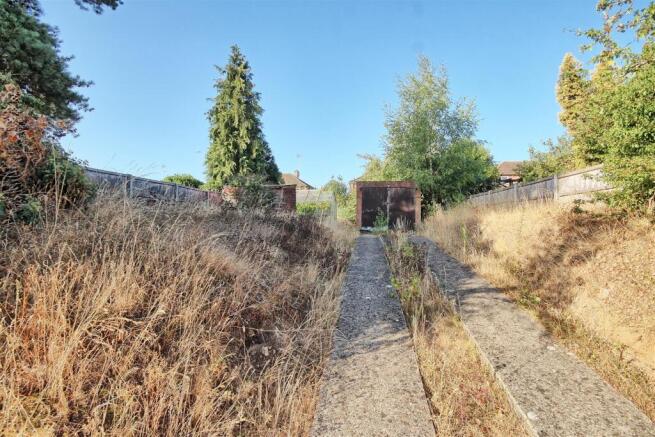 Glebe Road - Hertford photo 4