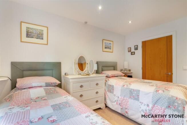 8628071-interior09.jpg
