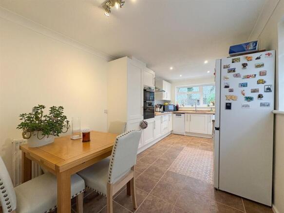 Kitchen_dining.jpg