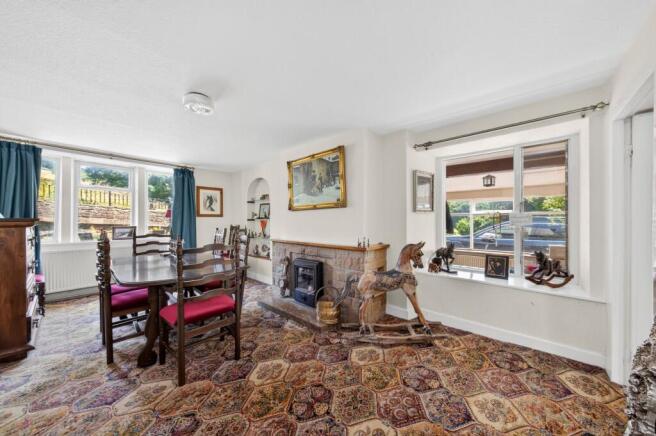 6 bed Detached for sale Image 10
