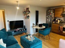 8, Lorenzo House, Medici Close, Ilford IG3 8FF
