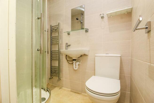 SHOWER ROOM/W.C.