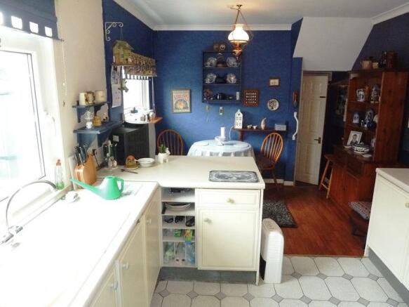 Kitchen/Dining...