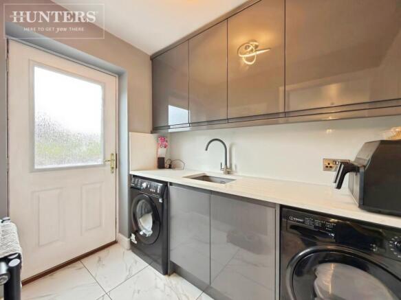 4 bed Detached for sale Image 6