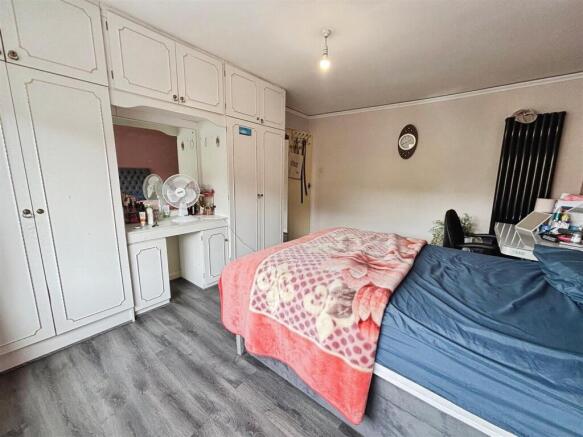 3 bed Semi-Detached for sale Image 12