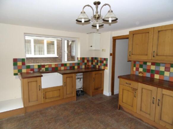 Kitchen 2.JPG
