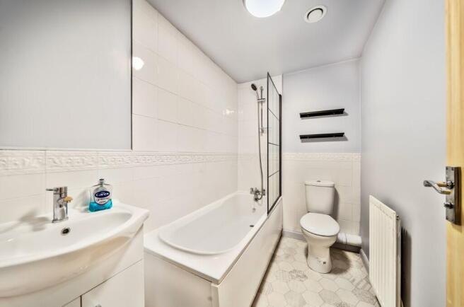 3 bed Terraced for sale Image 6