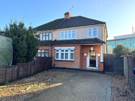 30, Woodhaw, Egham TW20 9AR