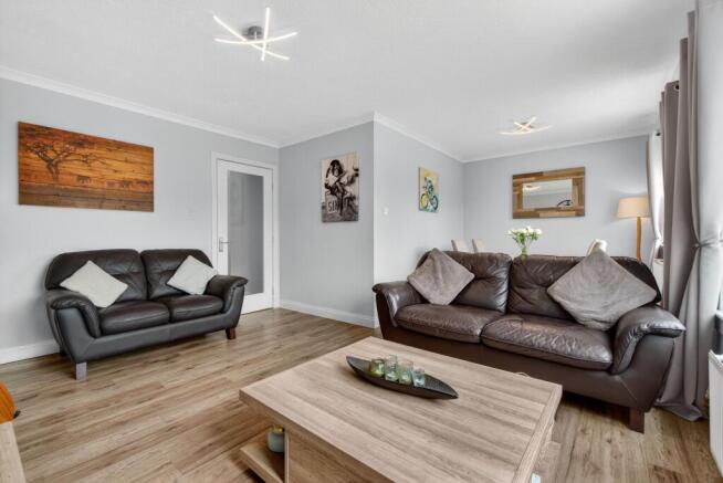 Lounge / Dining Area