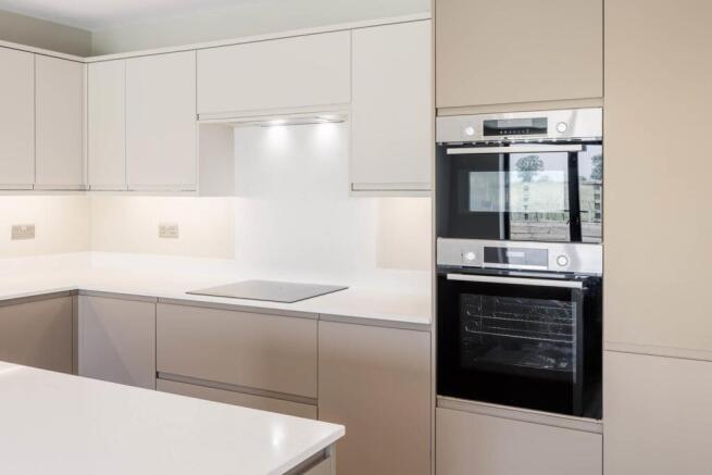 4 bed House for sale Image 10