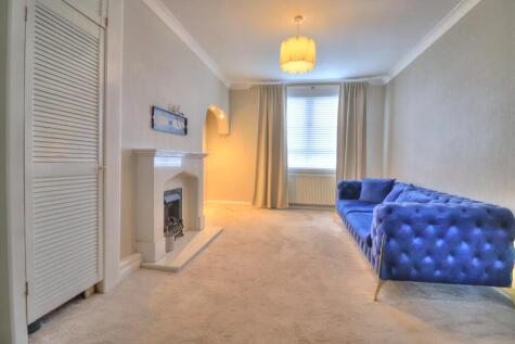Knowe Road, Glasgow, G69