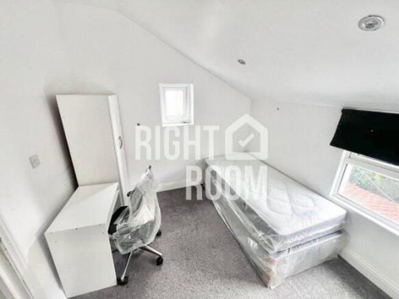 room-3-135-grosvenor-road-e7-8jb-993380