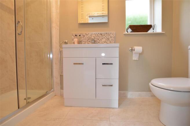 Ensuite Bed 1