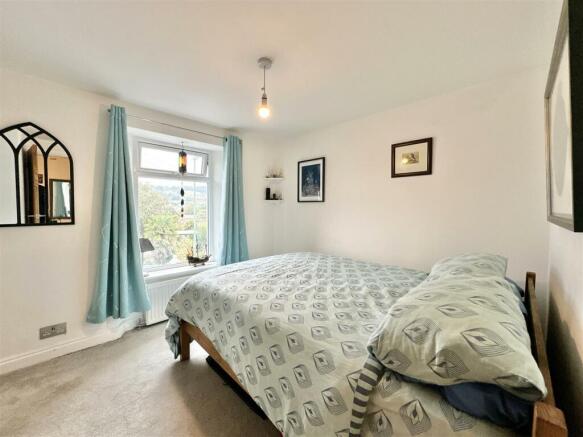 Bedroom_1.jpg