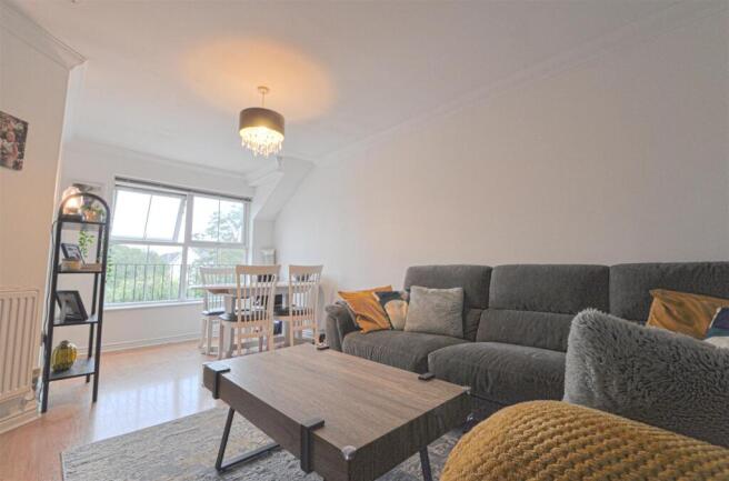 Living room 2.jpg