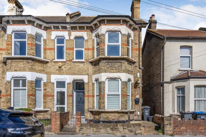 3-bed flat on Limes Road, Croydon, Greater London, £300,000
