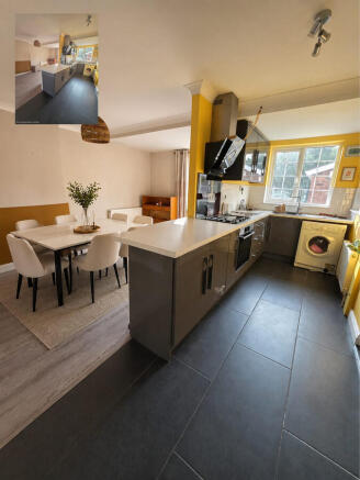 3 bed Semi-Detached for sale Image 3