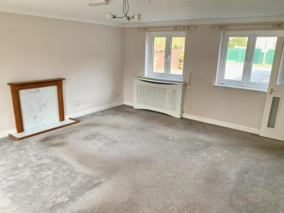 5 bed Detached Bungalow for sale Image 5