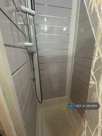 1 bed House Share to rent Image 6