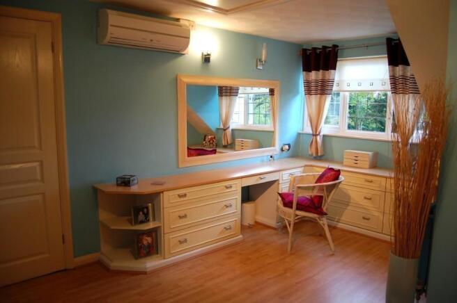 MAIN BEDROOM