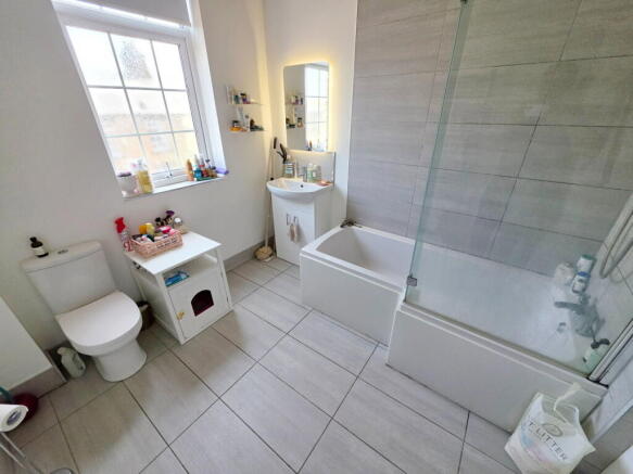 3 bed Terraced for sale Image 9