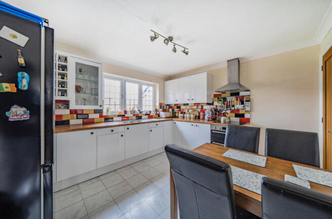 Ramleaze Drive, Shaw, Swindon, SN5 photo 3
