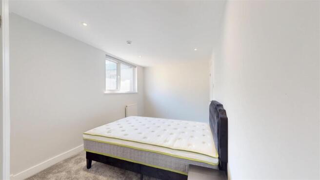 1 bed House Share to rent Image 9