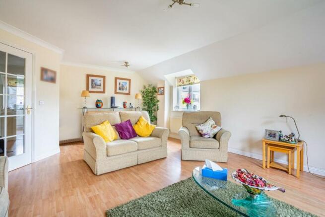 2 bed Apartment for sale Image 4